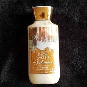 Bath & Body Works Snowflakes & Cashmere Lotion